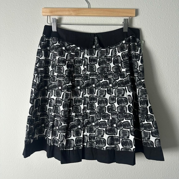 SDII Dresses & Skirts - SDII Y2K Pleated Mini Skirt Black White Geometric Print Size L NWT Vintage 90s